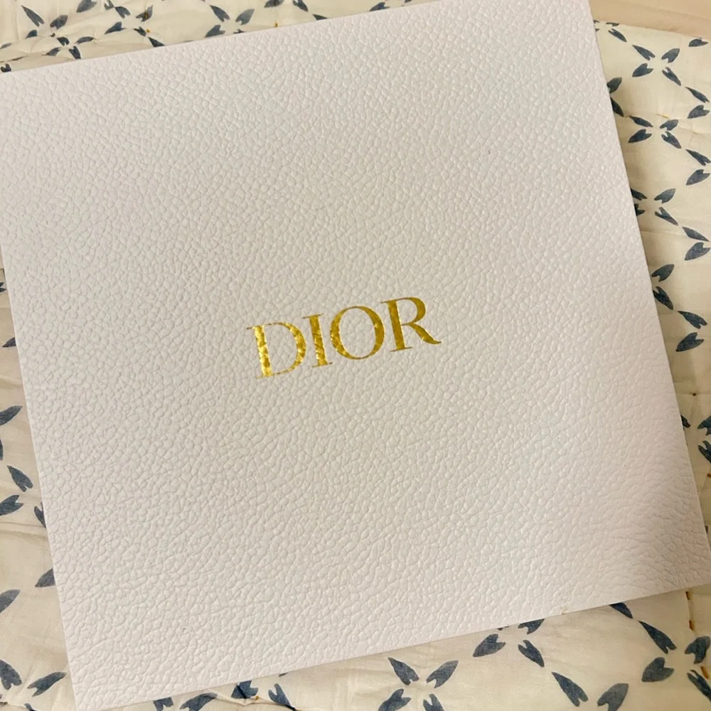Dior Puzzle - Picture 2 of 2